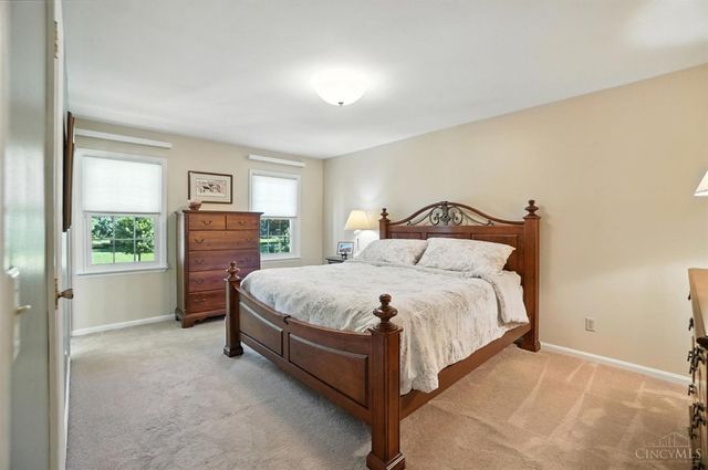9037 Winthrop Drive, Montgomery, OH 45249