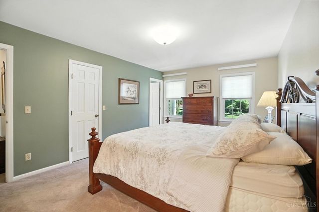 9037 Winthrop Drive, Montgomery, OH 45249