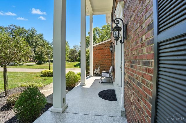 9037 Winthrop Drive, Montgomery, OH 45249
