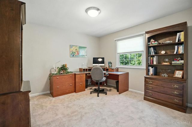 9037 Winthrop Drive, Montgomery, OH 45249