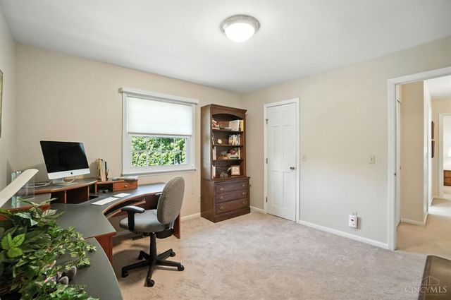 9037 Winthrop Drive, Montgomery, OH 45249