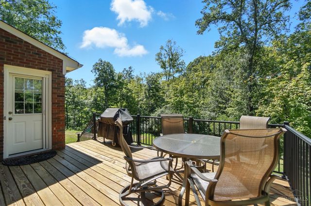 9037 Winthrop Drive, Montgomery, OH 45249
