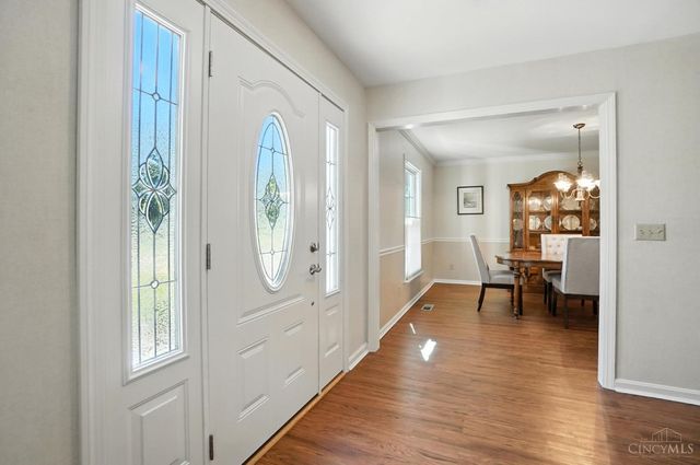9037 Winthrop Drive, Montgomery, OH 45249