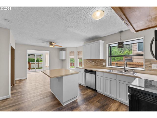 5392 N St, Washougal, WA 98671
