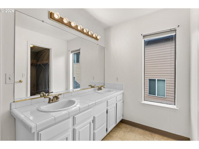 5392 N St, Washougal, WA 98671