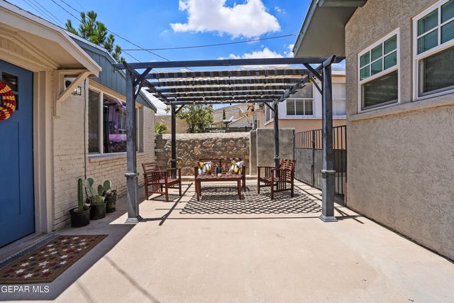 2718 SILVER Avenue B, El Paso, TX 79930