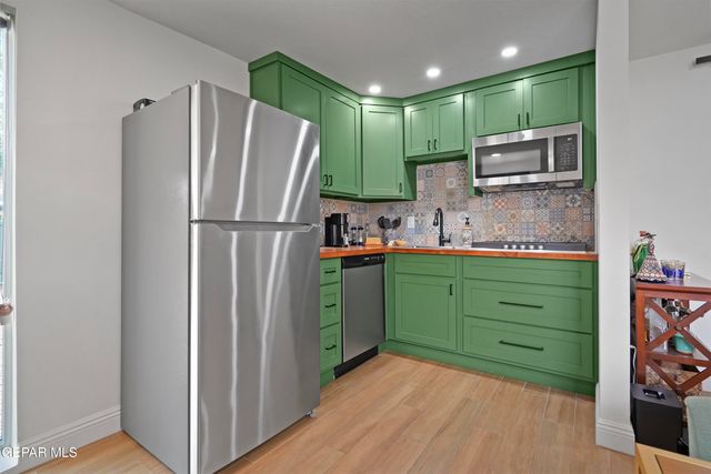 2718 SILVER Avenue B, El Paso, TX 79930