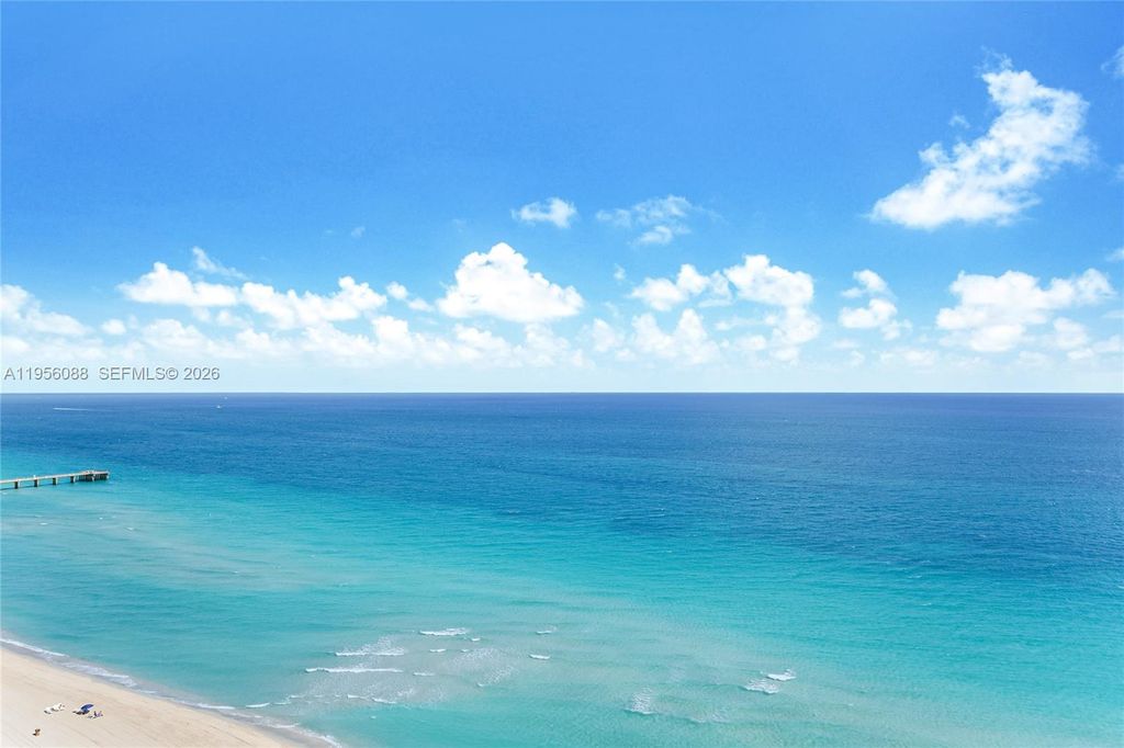 Image 10 of property listing at 16001 Collins Ave 2103, Sunny Isles Beach, FL 33160