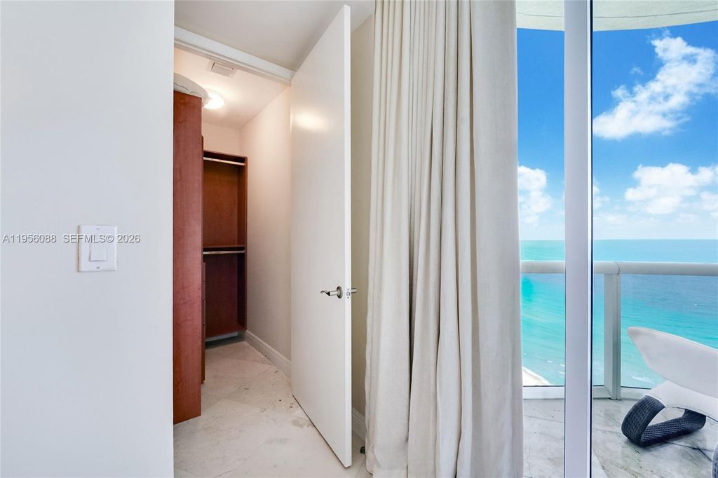 Image 19 of property listing at 16001 Collins Ave 2103, Sunny Isles Beach, FL 33160
