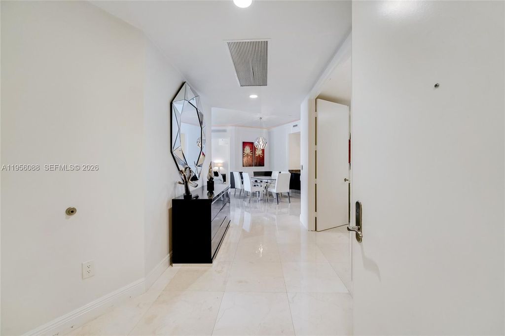 Image 2 of property listing at 16001 Collins Ave 2103, Sunny Isles Beach, FL 33160