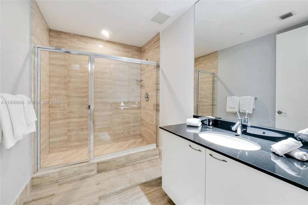 Image 22 of property listing at 16001 Collins Ave 2103, Sunny Isles Beach, FL 33160