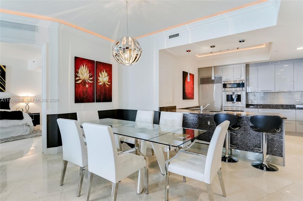 Image 6 of property listing at 16001 Collins Ave 2103, Sunny Isles Beach, FL 33160
