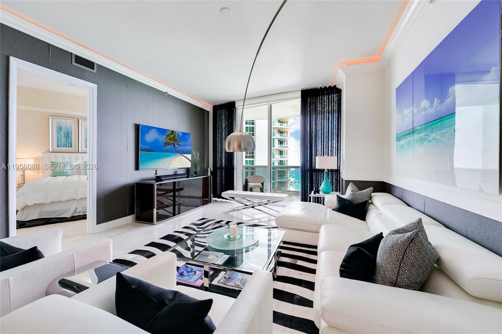 Image 7 of property listing at 16001 Collins Ave 2103, Sunny Isles Beach, FL 33160