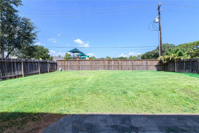 14831 Saint Cloud Drive, Houston, TX 77062