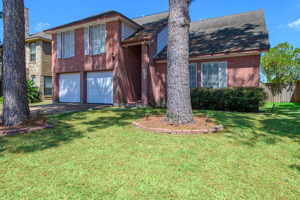 14831 Saint Cloud Drive, Houston, TX 77062