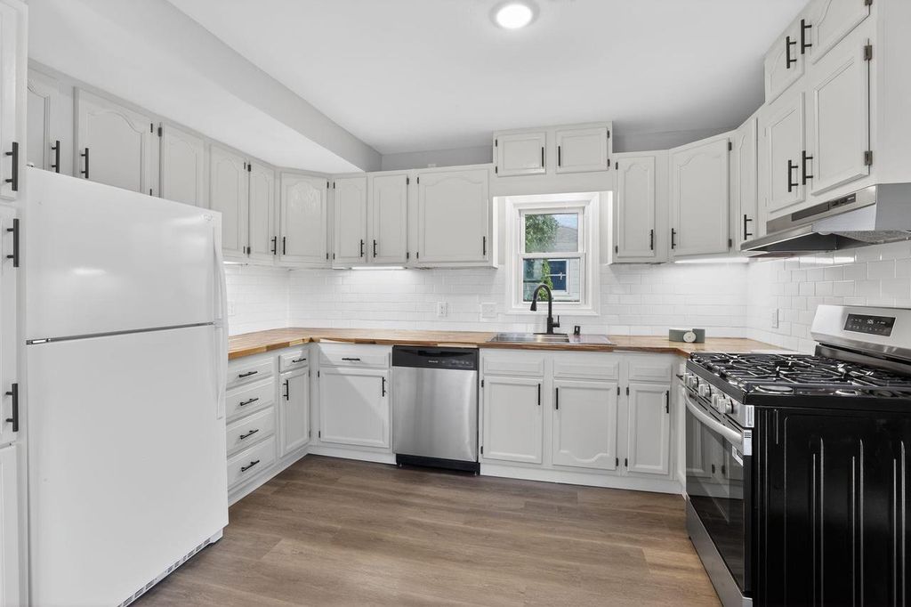 209 E Lakeview Avenue, Madison, WI 53716