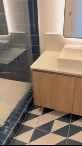 159 NE 6th St 1804, Miami, FL 33132