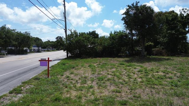 2944 Westgate Avenue, West Palm Beach, FL 33409