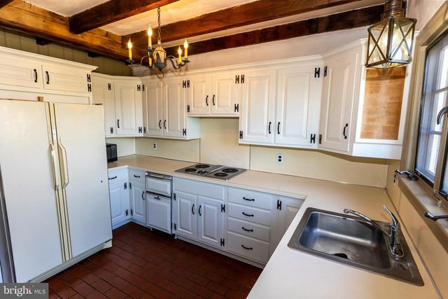 1420 STREET RD, Chester Springs, PA 19425