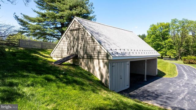 1420 STREET RD, Chester Springs, PA 19425
