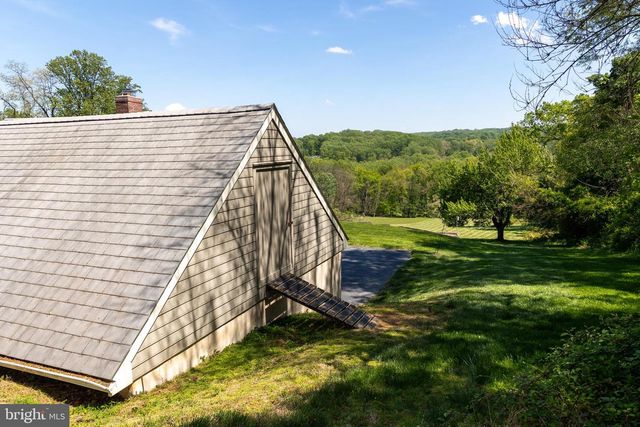 1420 STREET RD, Chester Springs, PA 19425