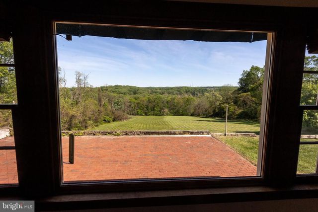 1420 STREET RD, Chester Springs, PA 19425
