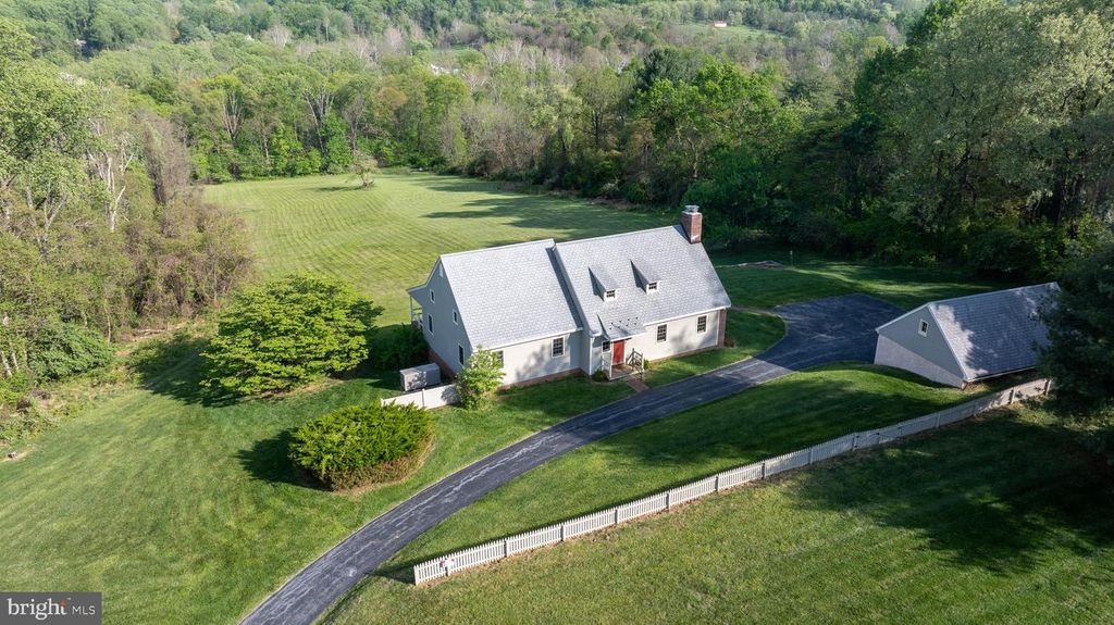 1420 STREET RD, Chester Springs, PA 19425