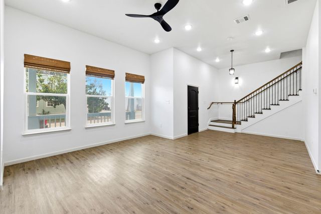 2326 Bernardo De Galvez, Galveston, TX 77550