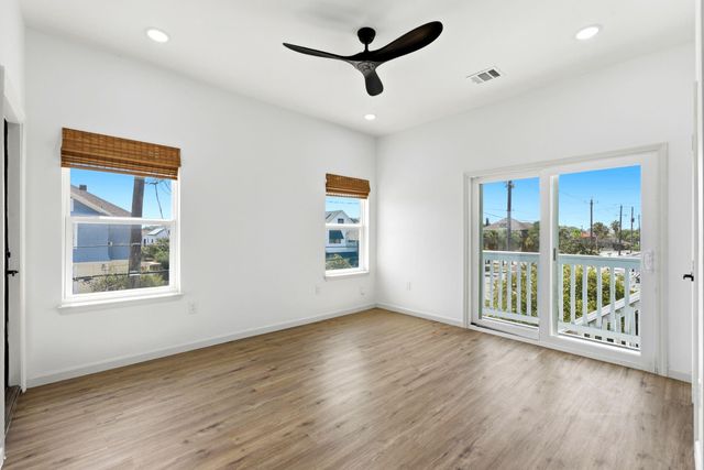 2326 Bernardo De Galvez, Galveston, TX 77550