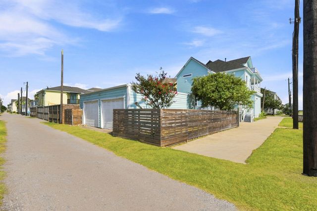 2326 Bernardo De Galvez, Galveston, TX 77550
