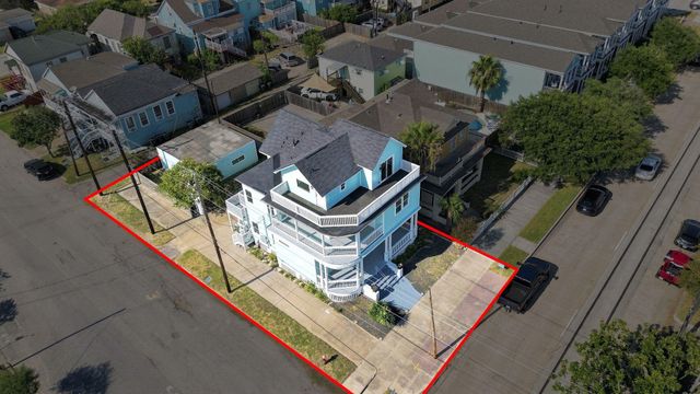 2326 Bernardo De Galvez, Galveston, TX 77550