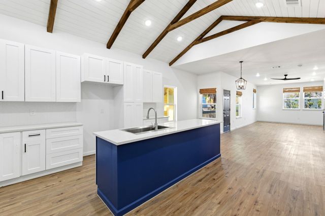 2326 Bernardo De Galvez, Galveston, TX 77550