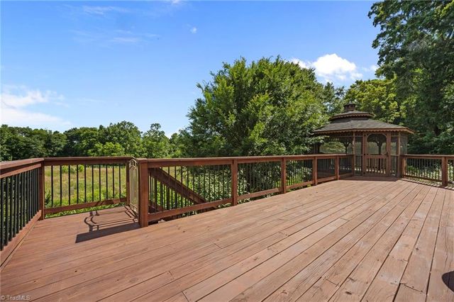 145 Savannah Court, Advance, NC 27006
