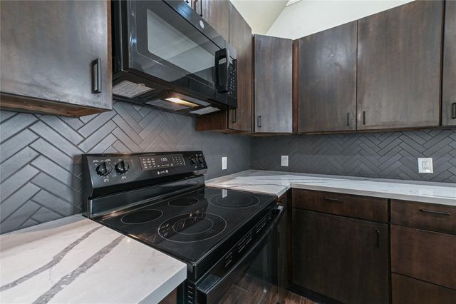 1834 Woodvine Drive, Houston, TX 77055