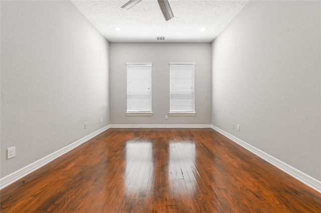 1834 Woodvine Drive, Houston, TX 77055