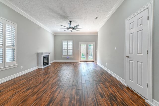 1834 Woodvine Drive, Houston, TX 77055