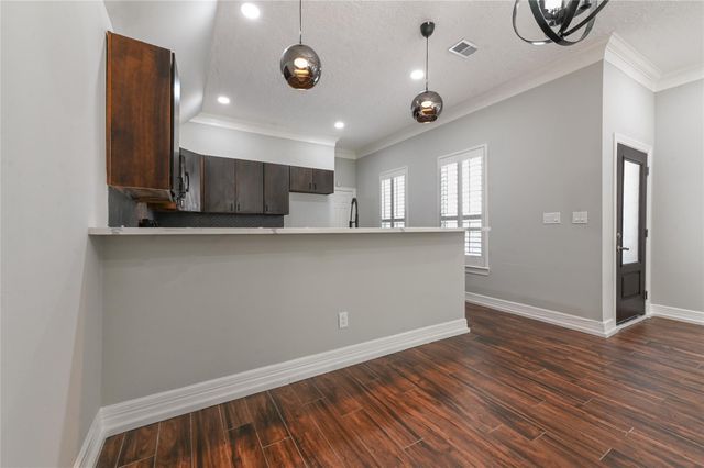 1834 Woodvine Drive, Houston, TX 77055