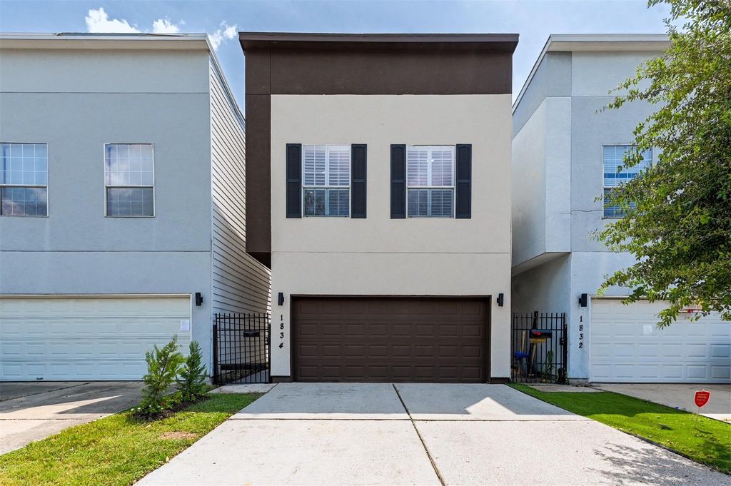 1834 Woodvine Drive, Houston, TX 77055