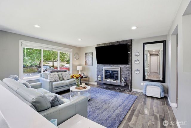13305 115th Avenue NE, Kirkland, WA 98034