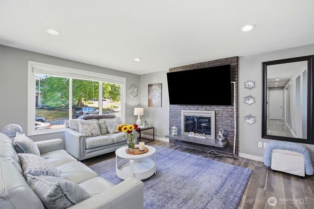 13305 115th Avenue NE, Kirkland, WA 98034