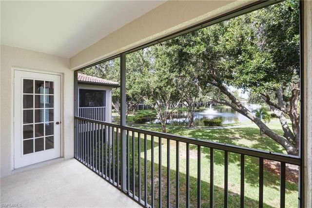300 Diamond CIR 308, Naples, FL 34110