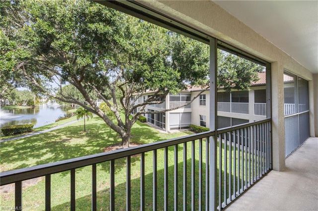 300 Diamond CIR 308, Naples, FL 34110