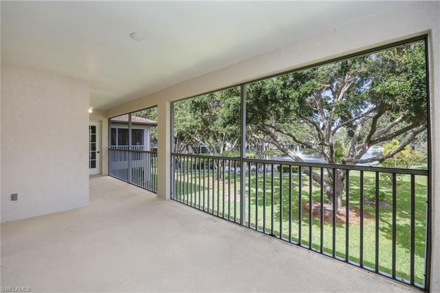 300 Diamond CIR 308, Naples, FL 34110
