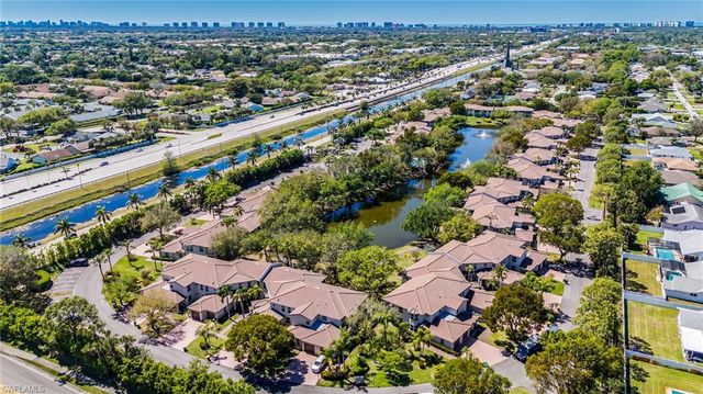 300 Diamond CIR 308, Naples, FL 34110