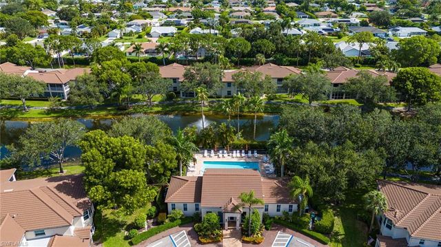 300 Diamond CIR 308, Naples, FL 34110