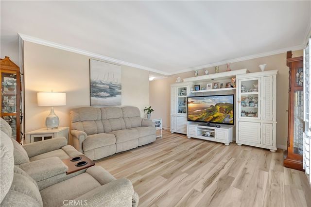8566 19-G Van Ness Court, Huntington Beach, CA 92646