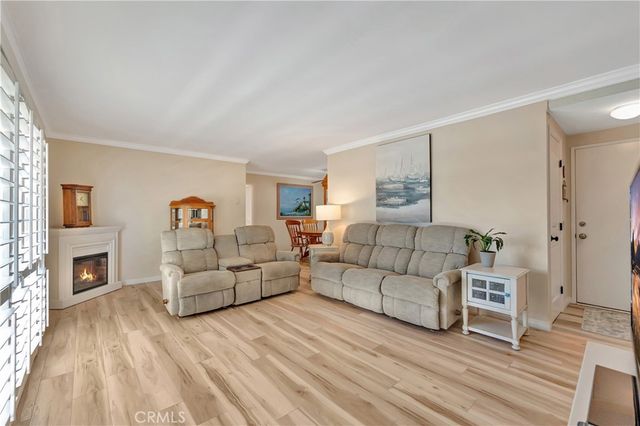 8566 19-G Van Ness Court, Huntington Beach, CA 92646