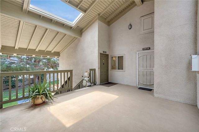 8566 19-G Van Ness Court, Huntington Beach, CA 92646