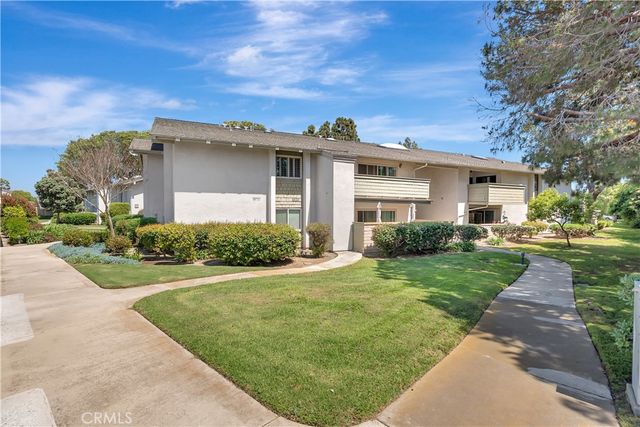 8566 19-G Van Ness Court, Huntington Beach, CA 92646