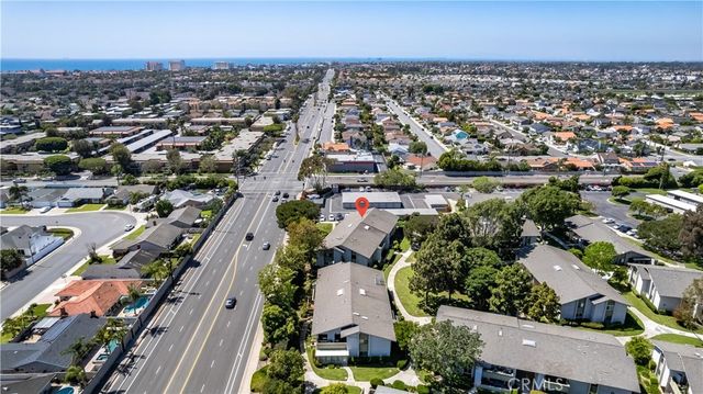 8566 19-G Van Ness Court, Huntington Beach, CA 92646